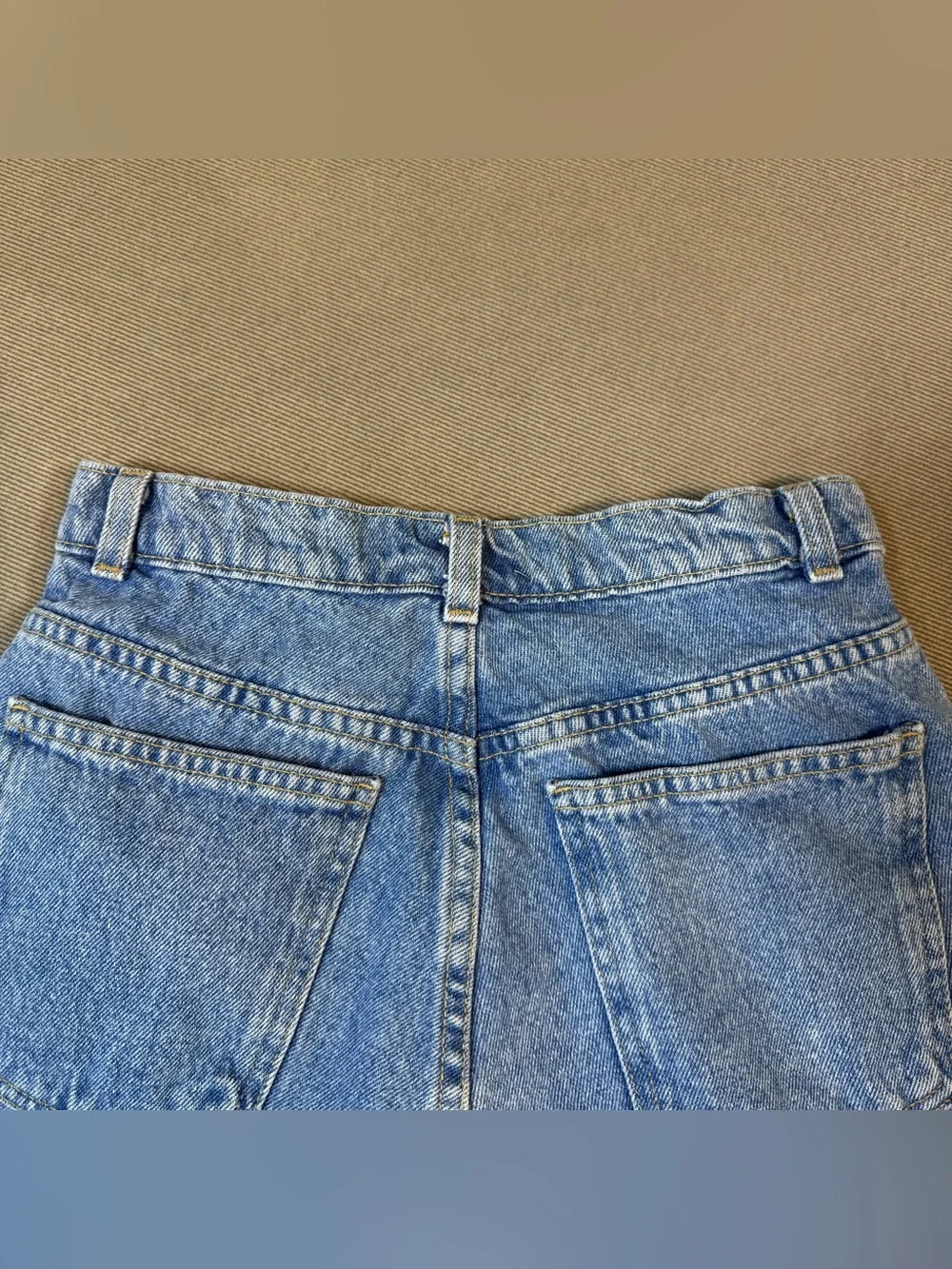 American Apparel Y2K High Waisted Denim Shorts Light Wash Cuffed Size 27 Mom